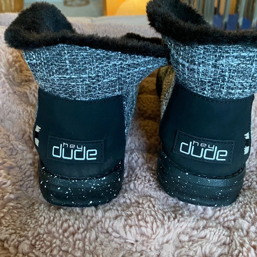 Hey Dudes size 6 - Picture 4 of 8